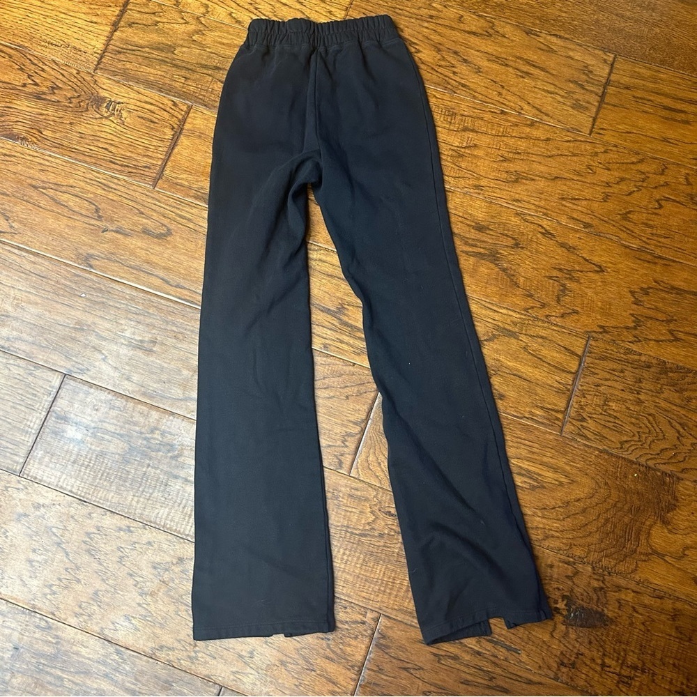 Good American split flare‎ sweats